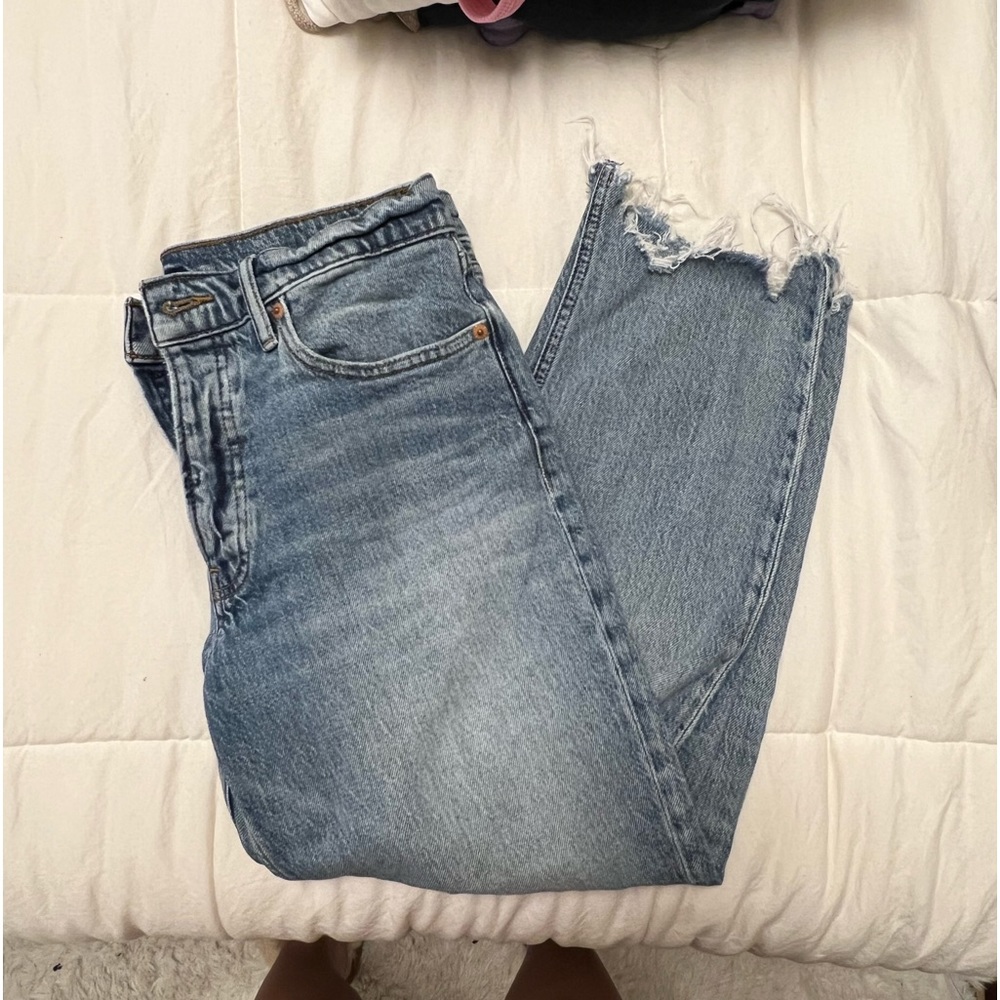 Lucky brand cropped distressed Jean
